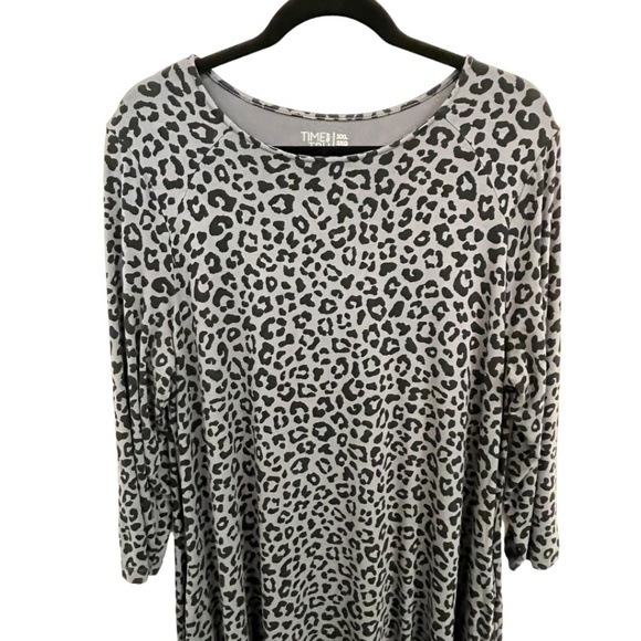 Time And Tru Plus Size Long Sleeve Grey Animal Print Stretch Knit Dress Size 2X - Picture 4 of 4
